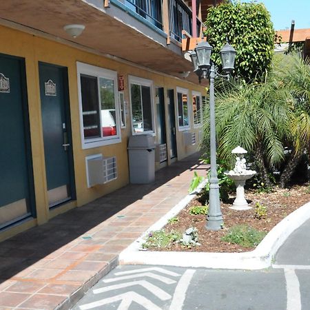 Sandyland Reef Inn Carpinteria Exterior photo
