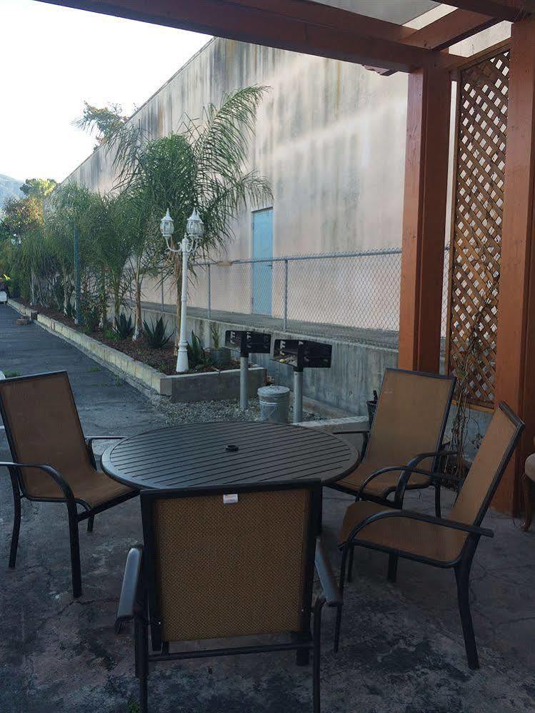 Sandyland Reef Inn Carpinteria Exterior photo