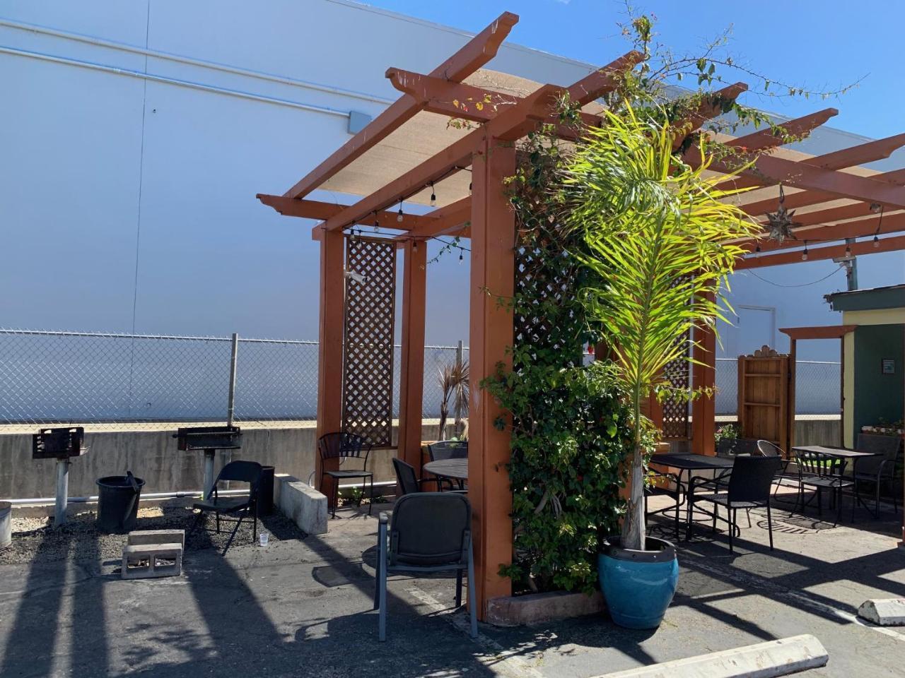 Sandyland Reef Inn Carpinteria Exterior photo