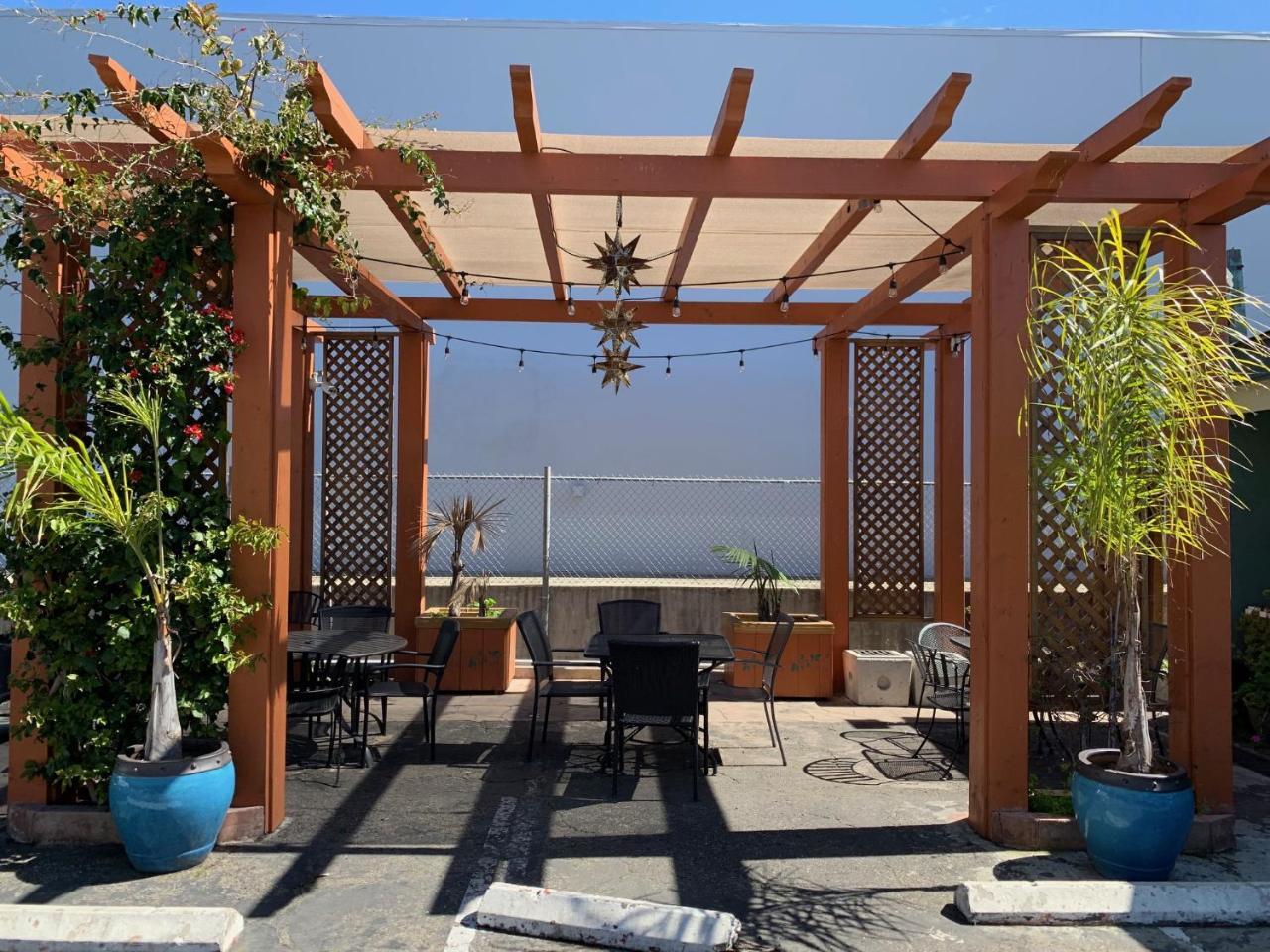 Sandyland Reef Inn Carpinteria Exterior photo