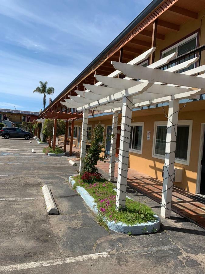 Sandyland Reef Inn Carpinteria Exterior photo