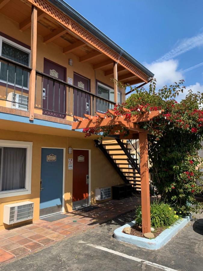 Sandyland Reef Inn Carpinteria Exterior photo